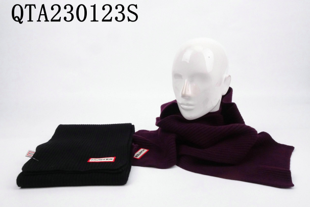 Knitted scarf &Gloves